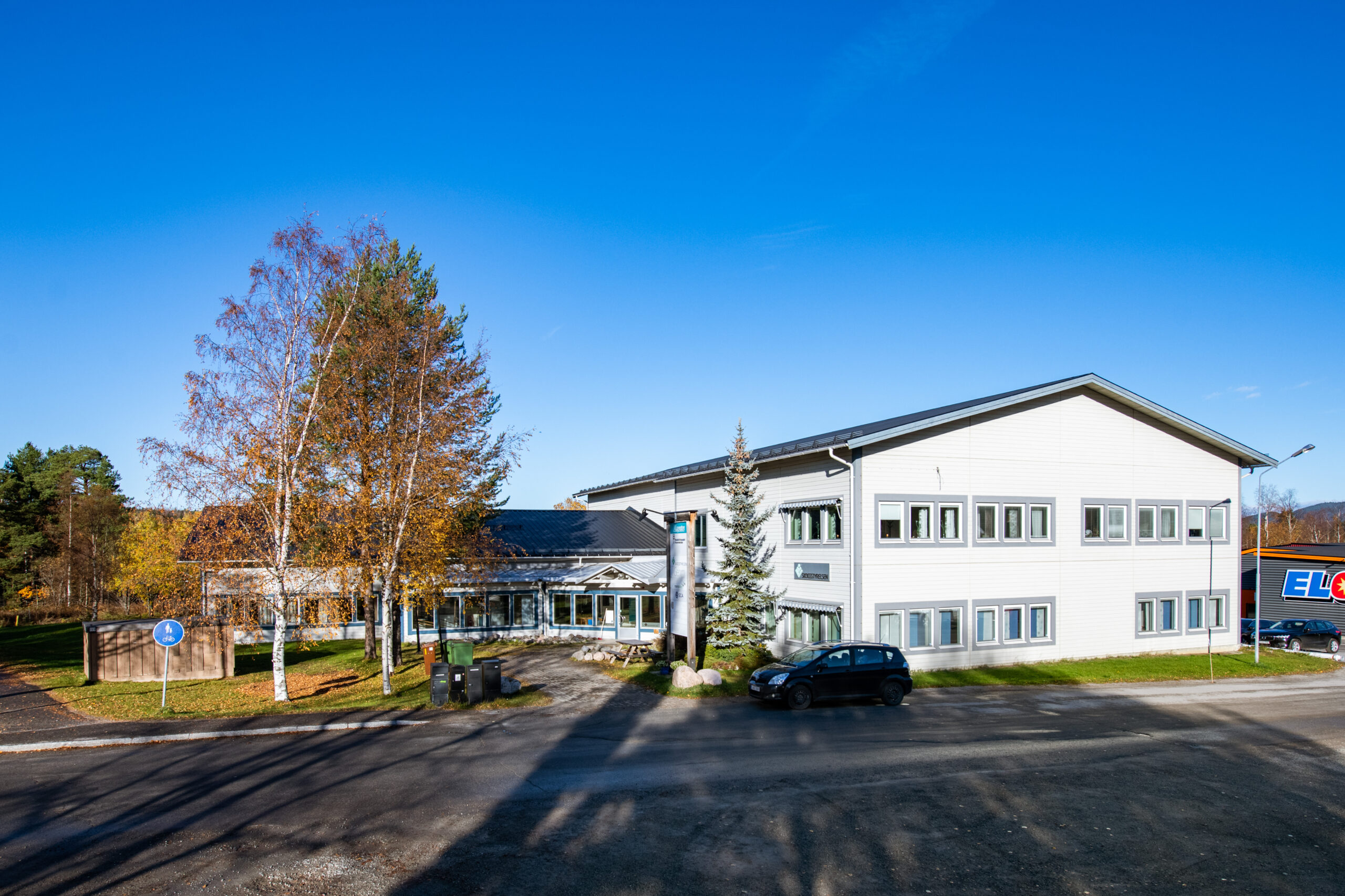 Fastigheten "Magneten" på Stationsvägen 7 i Svenstavik